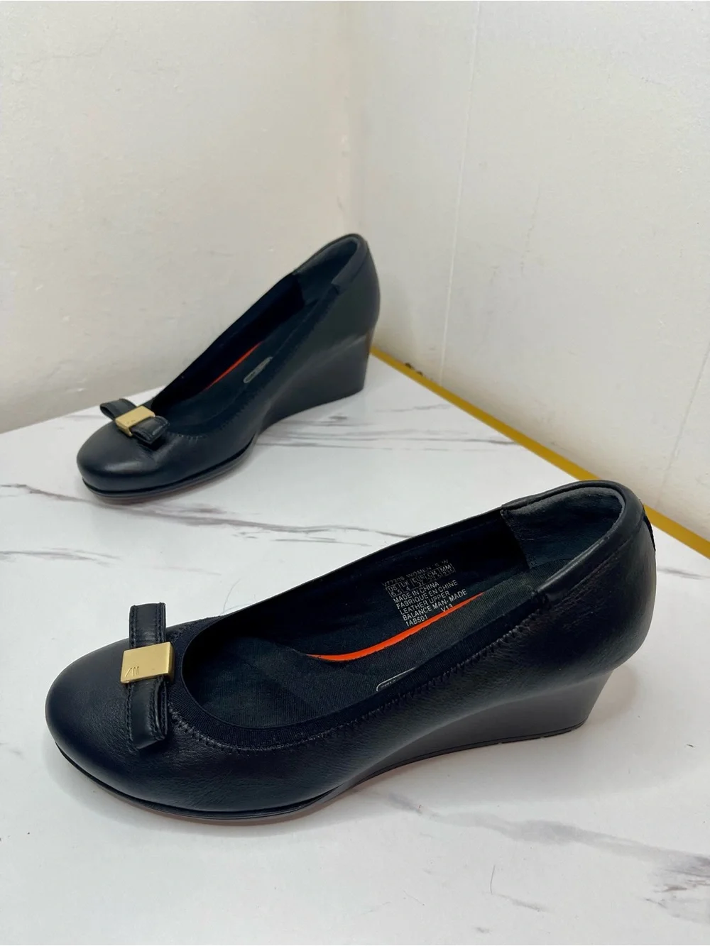 Rockport Women Total Motion Black Wedge Pumps with Gold Bow Accent 6.5M